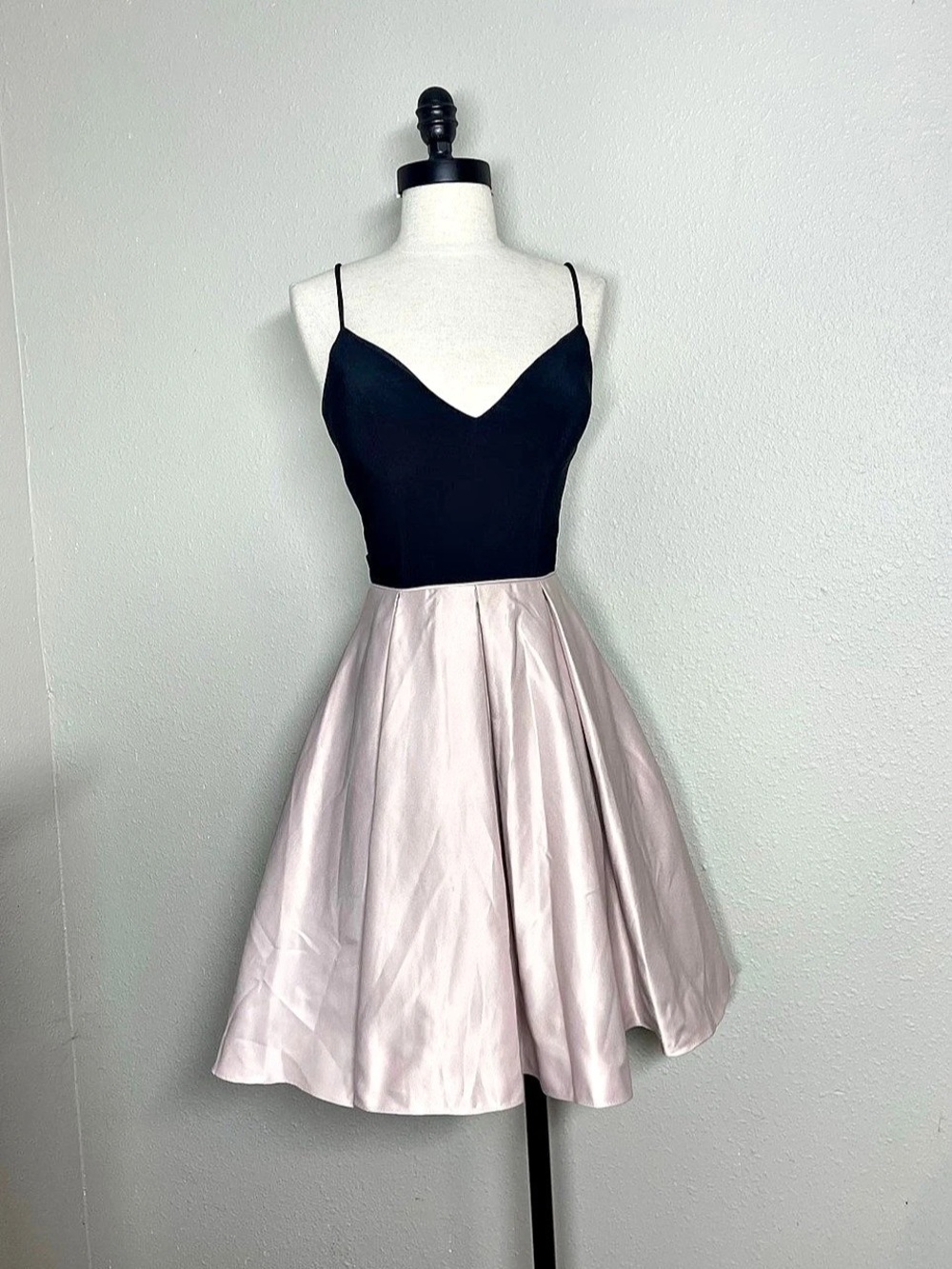 Blondie Nites Two-Tone Cocktail Sweetheart Mini Pleated Satin Make Dress size 3